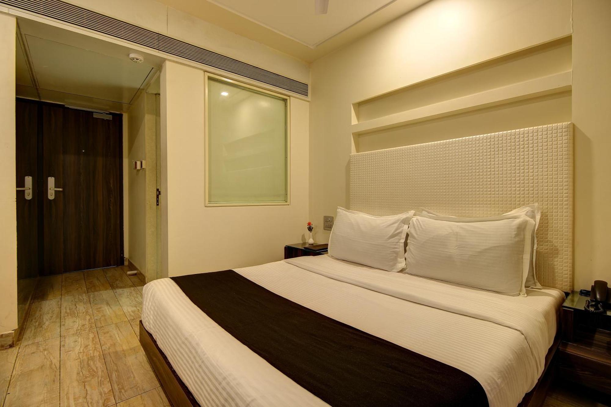 Hotel Mumbai House Juhu, Santacruz West, Mumbai Bilik gambar